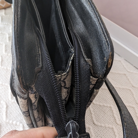 Vintage 1980s Gucci Shoulder Bag - Picture 14 of 16